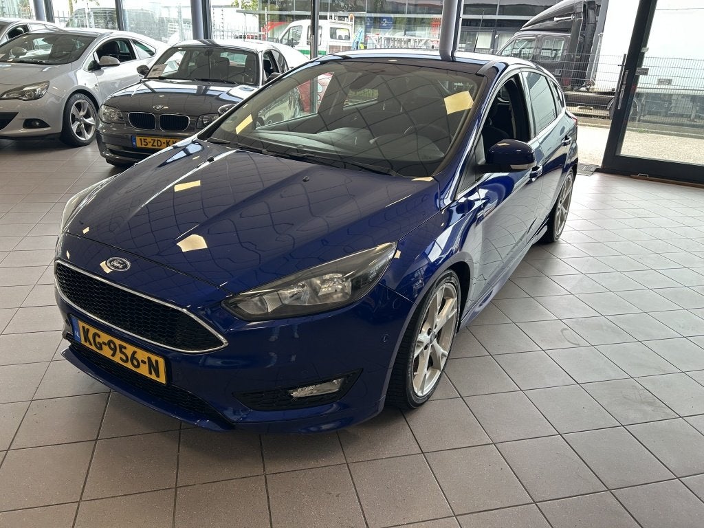 Ford Focus 1.0 Titanium Achteruit rij cam NW APK BJ 2016 !, 125 pk, Gebruikt, Euro 6, Blauw