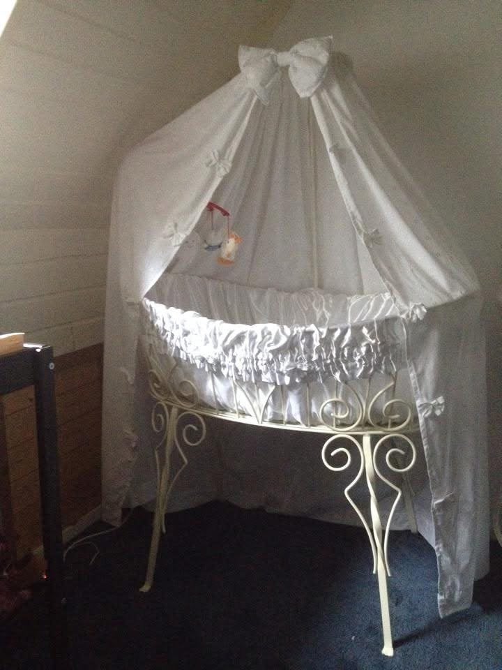 Antieke ijzeren wieg inclusief bekleding., Kinderen en Baby's, Babywiegjes en Ledikanten, Ophalen, Gebruikt, Wieg