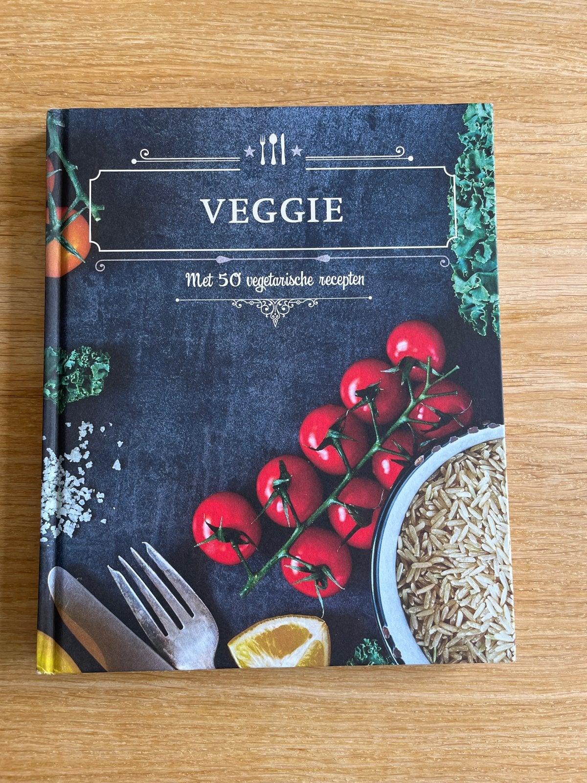 Veggie: Met 50 vegetarische recepten kookboek, Ophalen of Verzenden, Zo goed als nieuw, Voorgerechten en Soepen, Vegetarisch