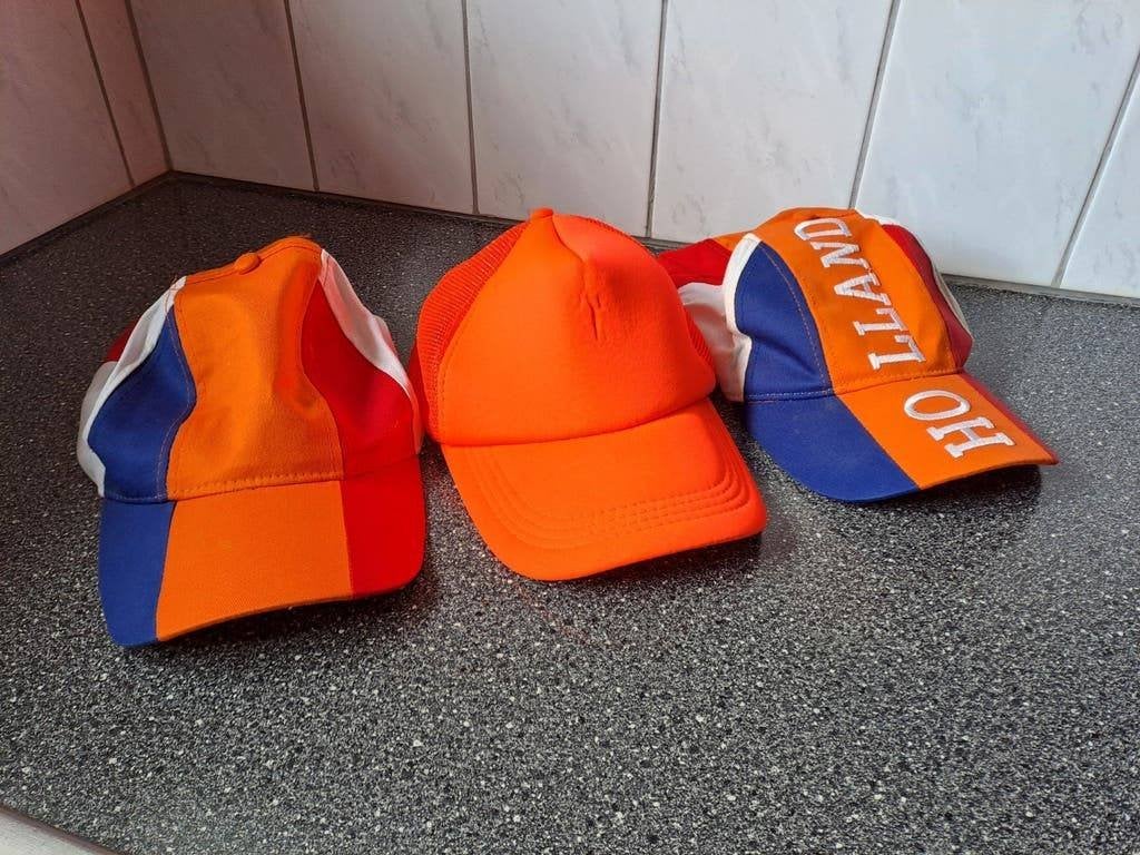 Oranje Holland house petten - 3 stuks, Onbekend, Onbekend, Ophalen of Verzenden, Zo goed als nieuw