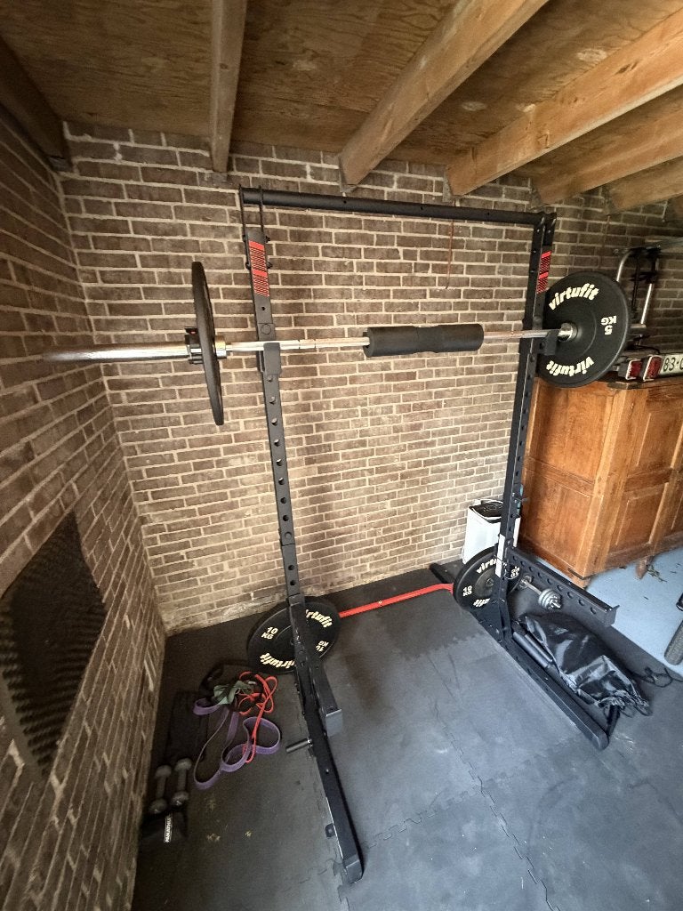Squat rack en halterstang (220cm) en toebehoren - Nieuwstaat, Ophalen, Zo goed als nieuw, Overige typen