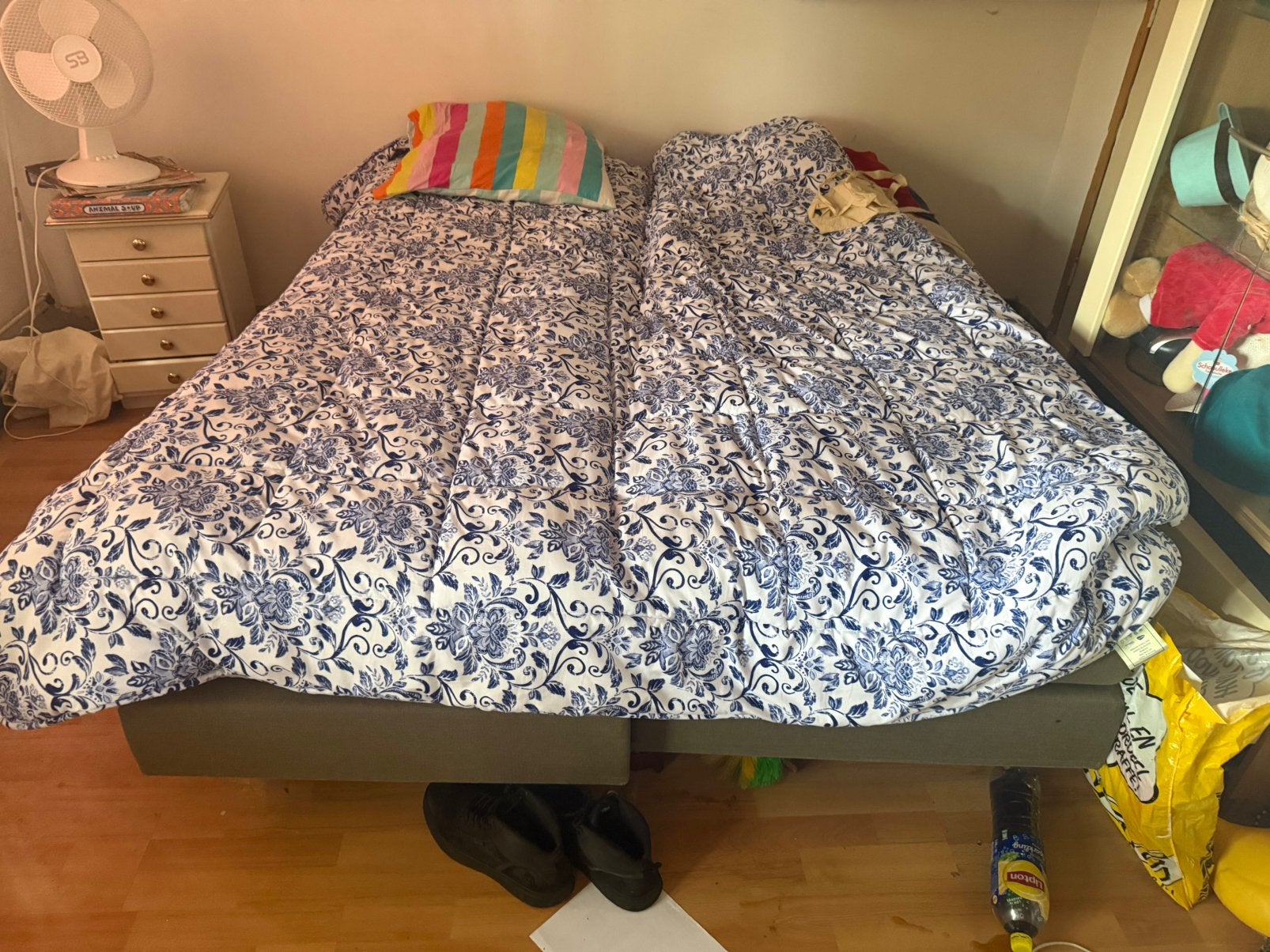 Bed 210 bij 180, Ophalen, Zo goed als nieuw, Eenpersoons