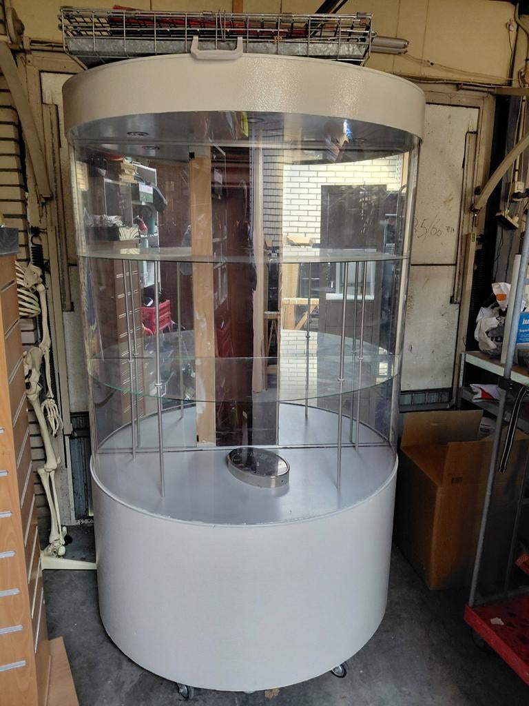 Vintage half ronde vitrinekast met verlichting, Huis en Inrichting, Kasten | Vitrinekasten, Gebruikt, 150 tot 200 cm, 100 tot 150 cm