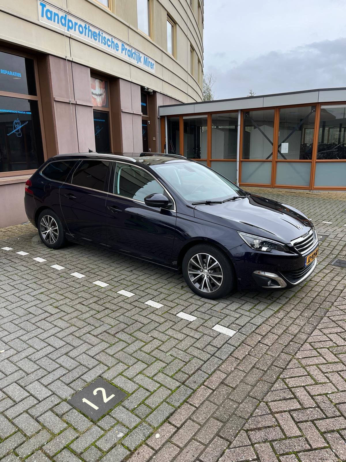 Peugeot 308 1.2 E-thp 130pk 2016 Blauw, Auto's, Voorwielaandrijving, 1199 cc, 1165 kg, Blauw
