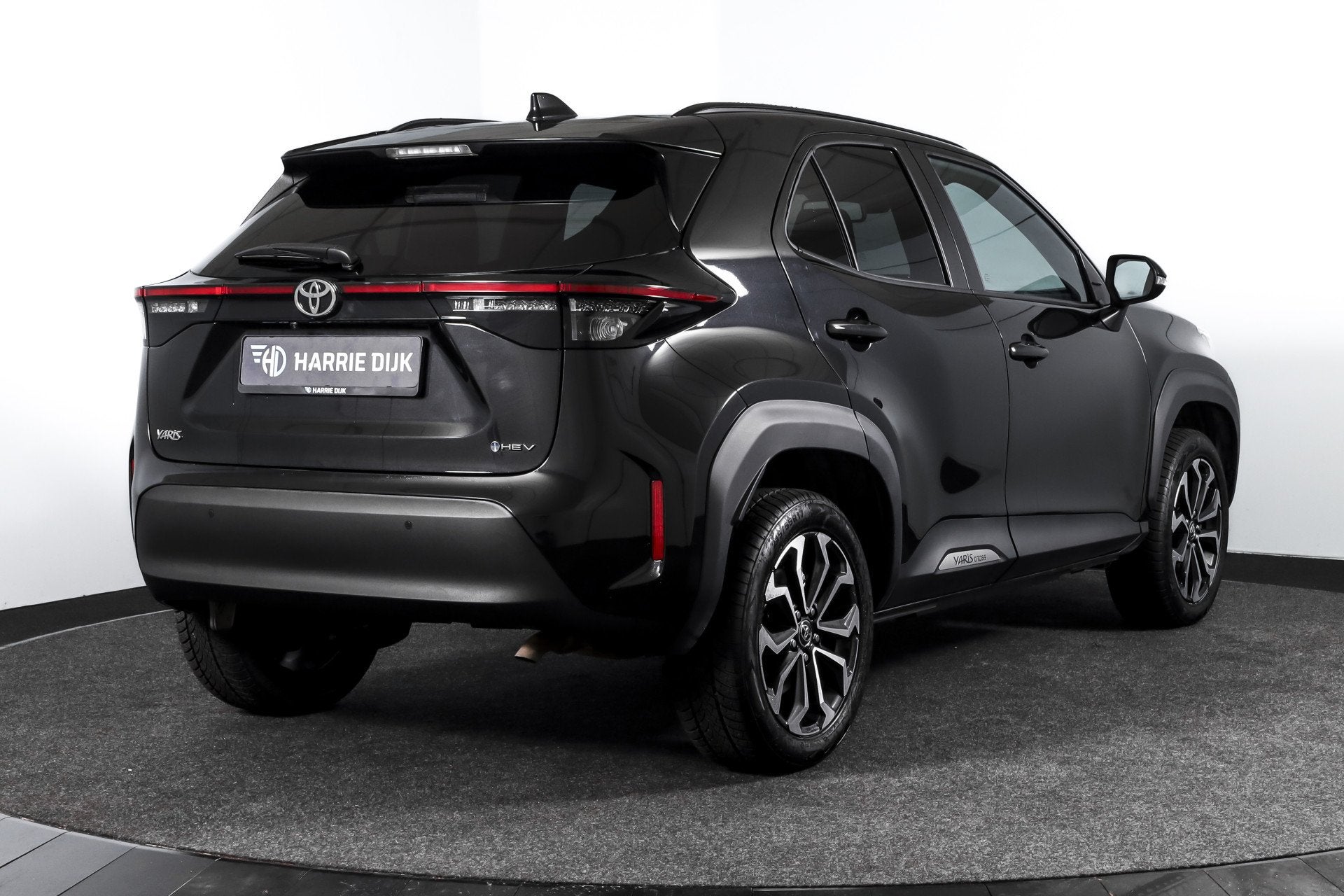 Toyota Yaris Cross 1.5 Hybrid 115 Dynamic | Dig.Cockpit | Ad, 12 maanden, Gebruikt, 116 pk, Zwart