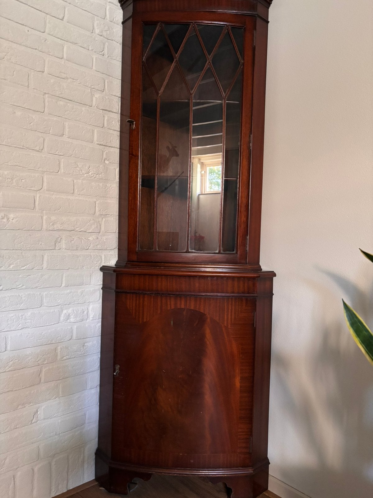 Mahonie houten hoekkastje, Antiek en Kunst, Antiek | Meubels | Kasten, Ophalen