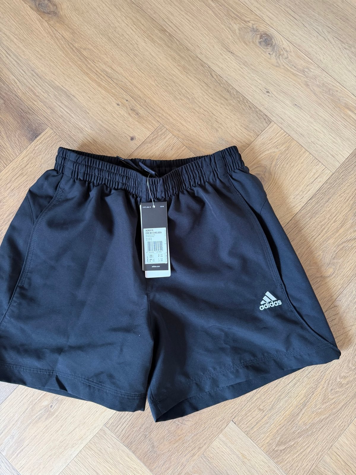 Adidas Essentials Chelsea Shorts zwart maat 164 (13-14 jaar), Ophalen of Verzenden, Nieuw, Jongen of Meisje, Broek
