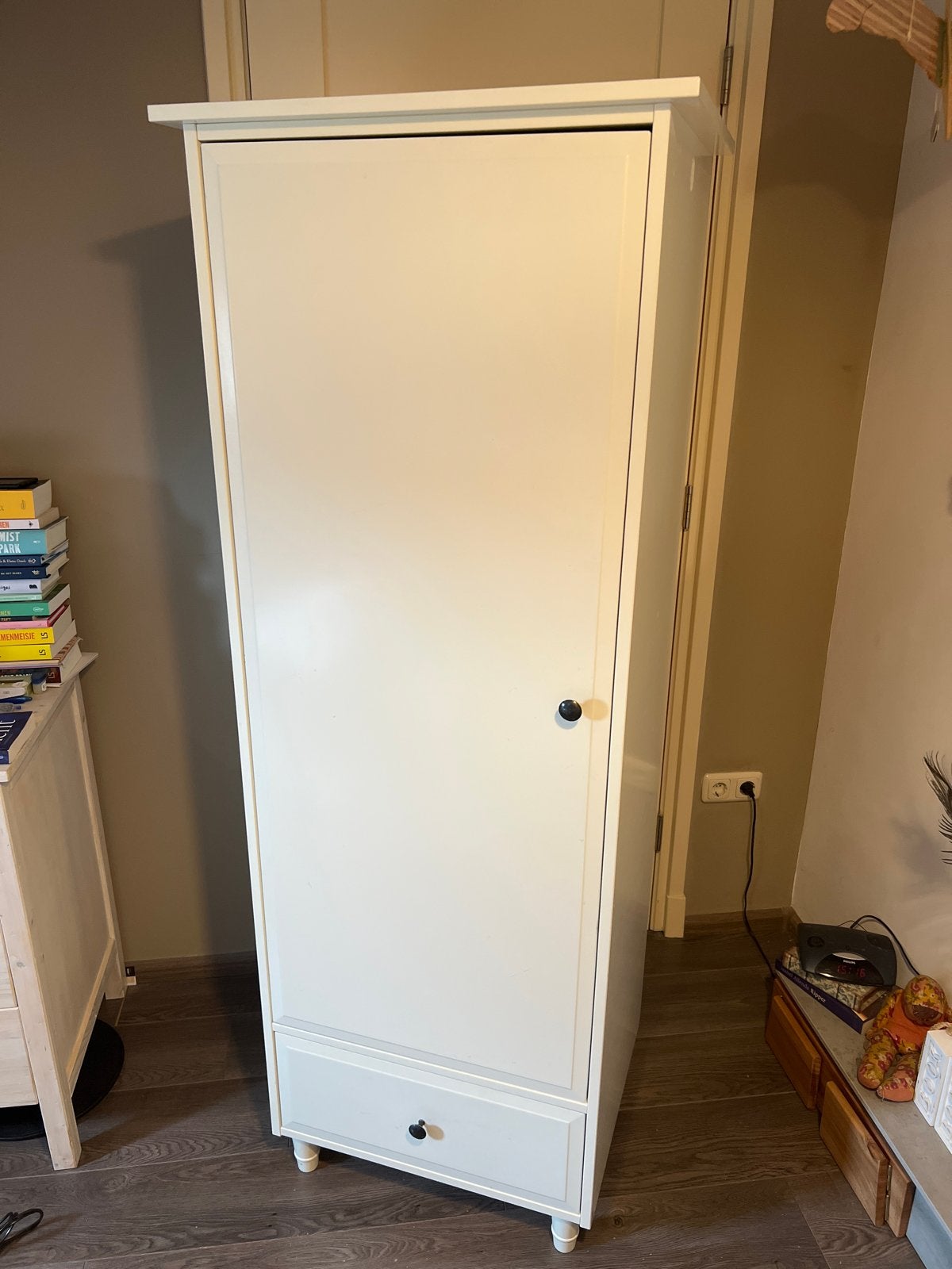 Nette witte kast IKEA 50x180x60 cm met lade en planken, Ophalen, Gebruikt, 50 tot 100 cm, Met lade(s)