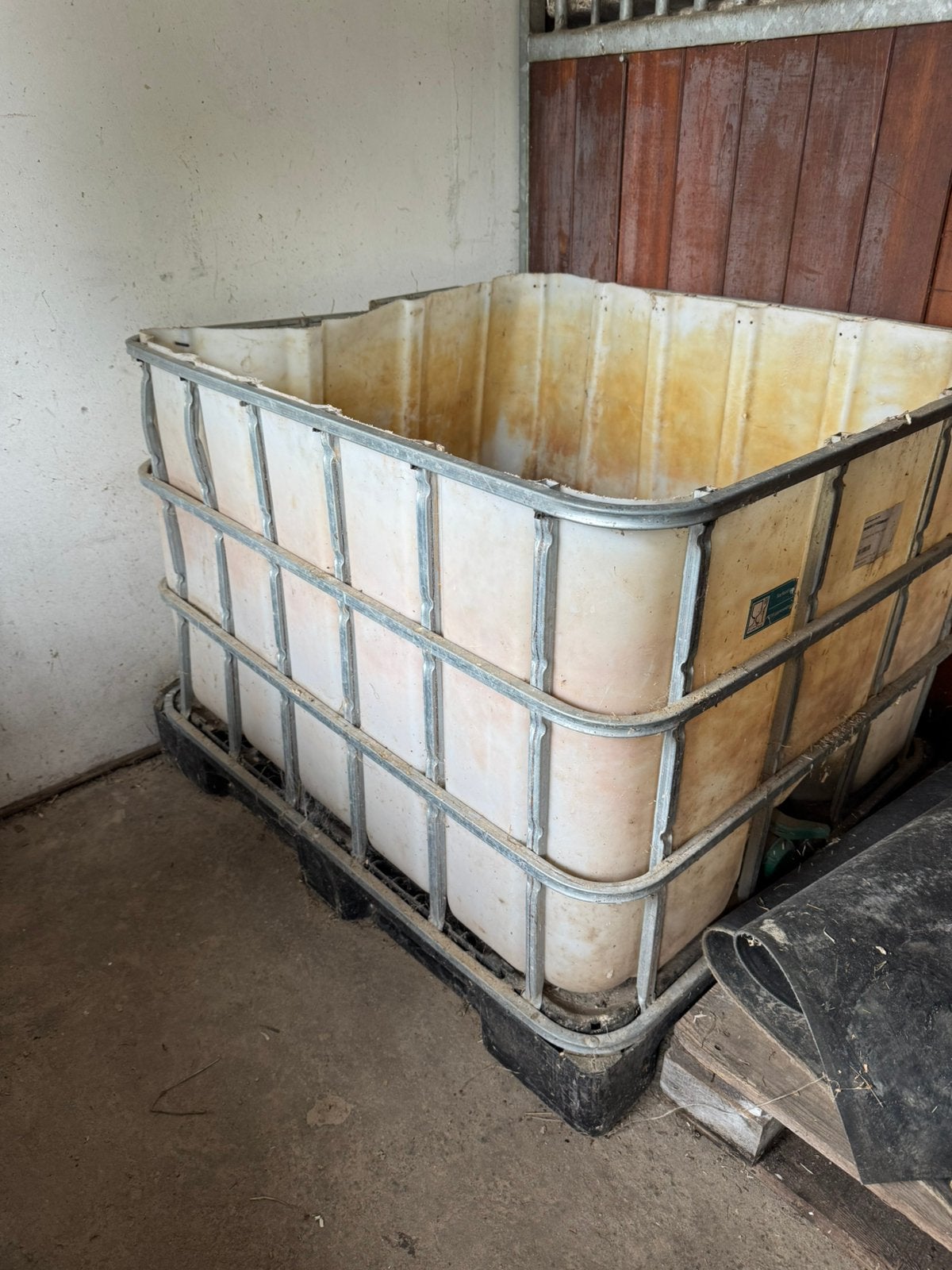 IBC bak met deuk aan zijkant, Dieren en Toebehoren