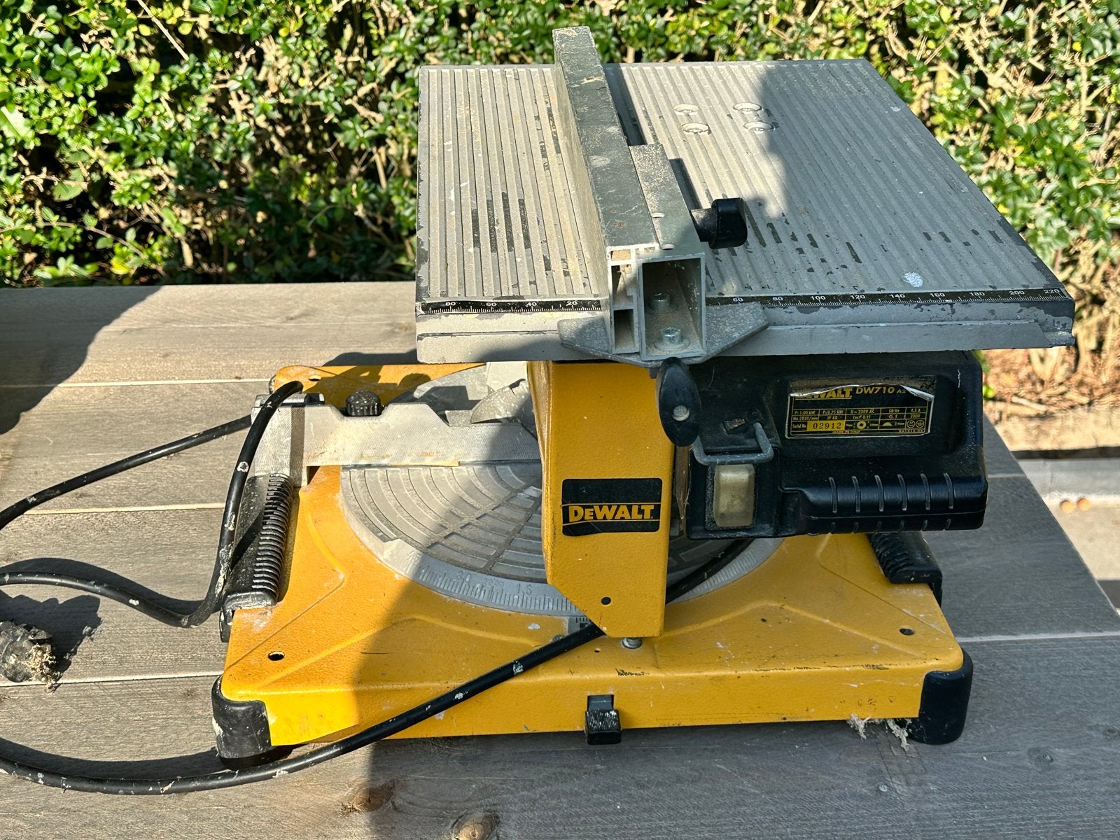 Foto 4 van DeWalt DW710 A2 Afkortzaag - Gebruikt