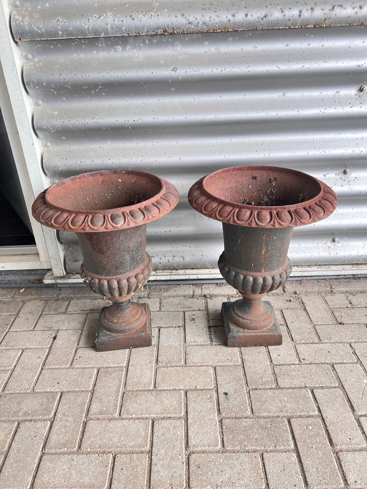 Antieke gietijzeren plantenbakken (2 stuks), Ophalen, Gebruikt, Minder dan 60 cm, Rond