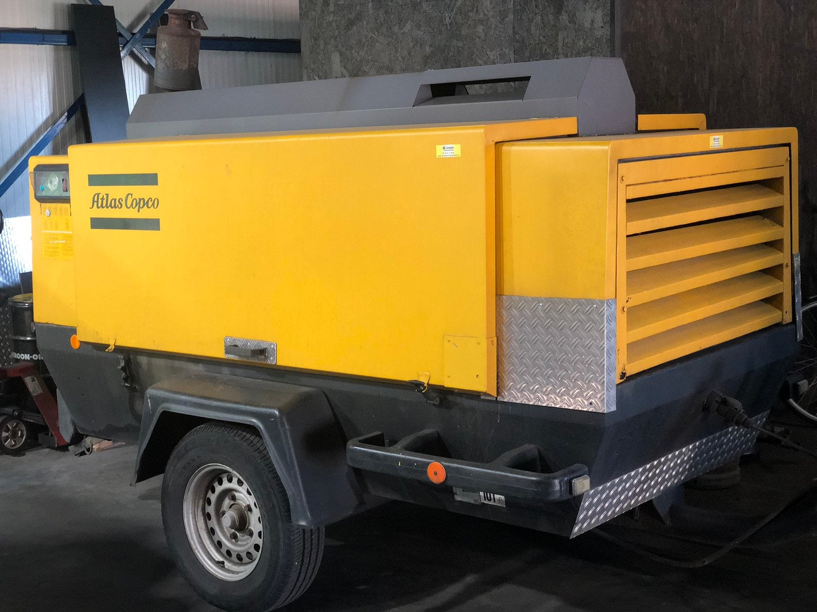 Atlas Copco XAHS. 186. Dieselcompressor, Ophalen
