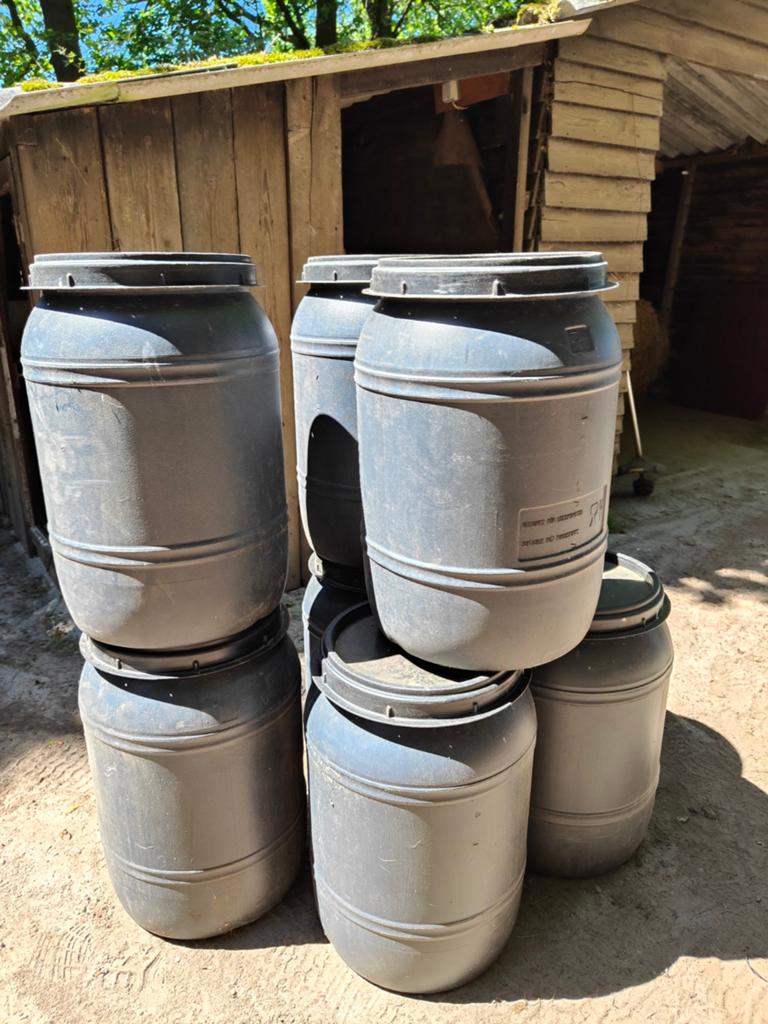 Voertonnen 60 liter 7 stuks, Dieren en Toebehoren, Paarden en Pony's | Overige Paardenspullen, Ophalen of Verzenden, Overige soorten