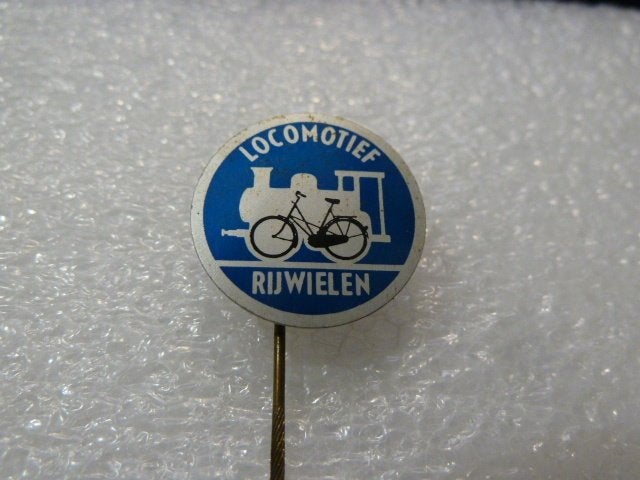Vintage Locomotief Rijwielen Speldje, Verzamelen, Ophalen of Verzenden, Gebruikt, Transport, Speldje of Pin