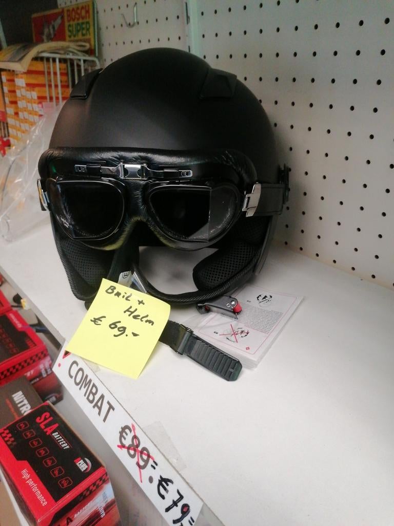 Motor Brommer Snor HELMEN V A 49 EURO, Fietsen en Brommers, Ophalen