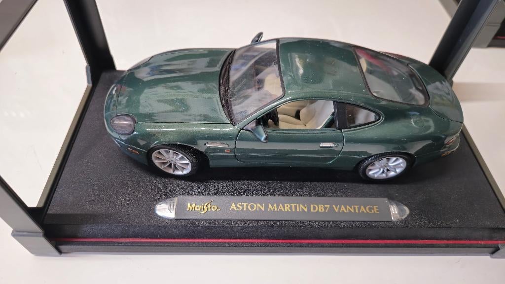 aston martin db7 kleur groen van maisto 1:18, Ophalen, Zo goed als nieuw, Auto, Maisto