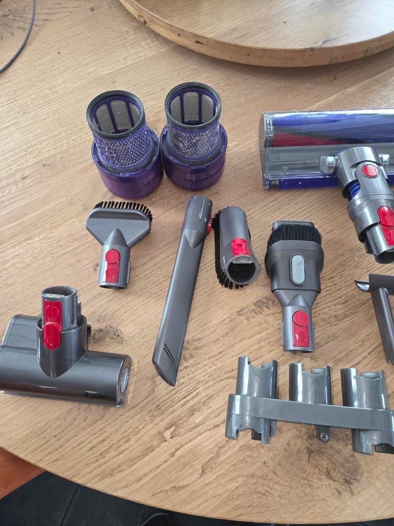 Dyson v11 absolute defect., Witgoed en Apparatuur, Stofzuigers, Niet werkend, Overige typen, Minder dan 1200 watt, Reservoir, Ophalen of Verzenden