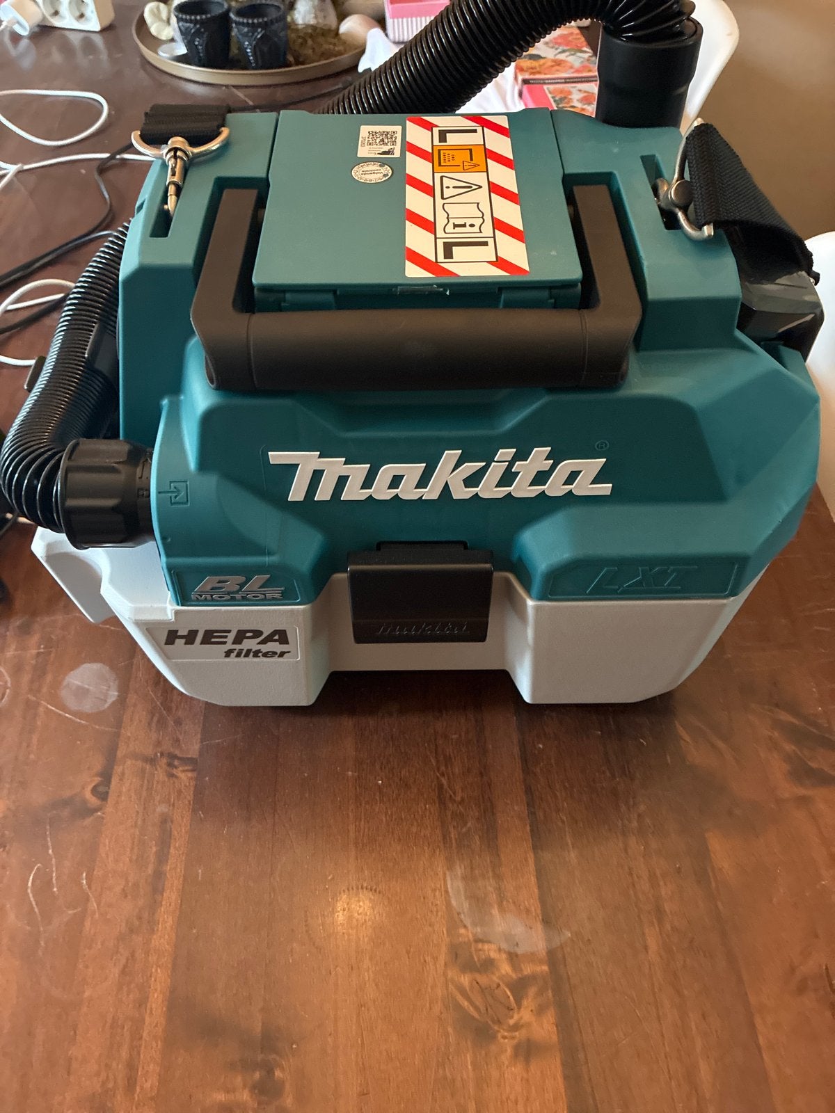 Makita Stofzuiger 2x baterij + lader, Ophalen, Nieuw