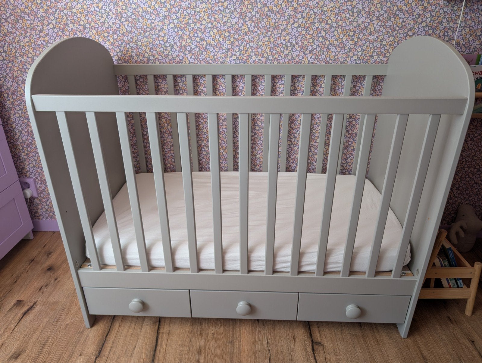 IKEA baby cot 60x120 cm, Kinderen en Baby's, Kinderkamer | Bedden, Ophalen, Zo goed als nieuw, Minder dan 140 cm, Matras