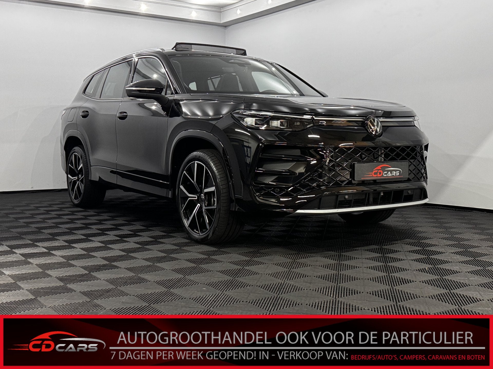 Volkswagen Tayron 1.5 eHybrid R-Line Edition PHEV 272pk Pano, 4 cilinders, 1848 kg, Leder en Stof, Zwart