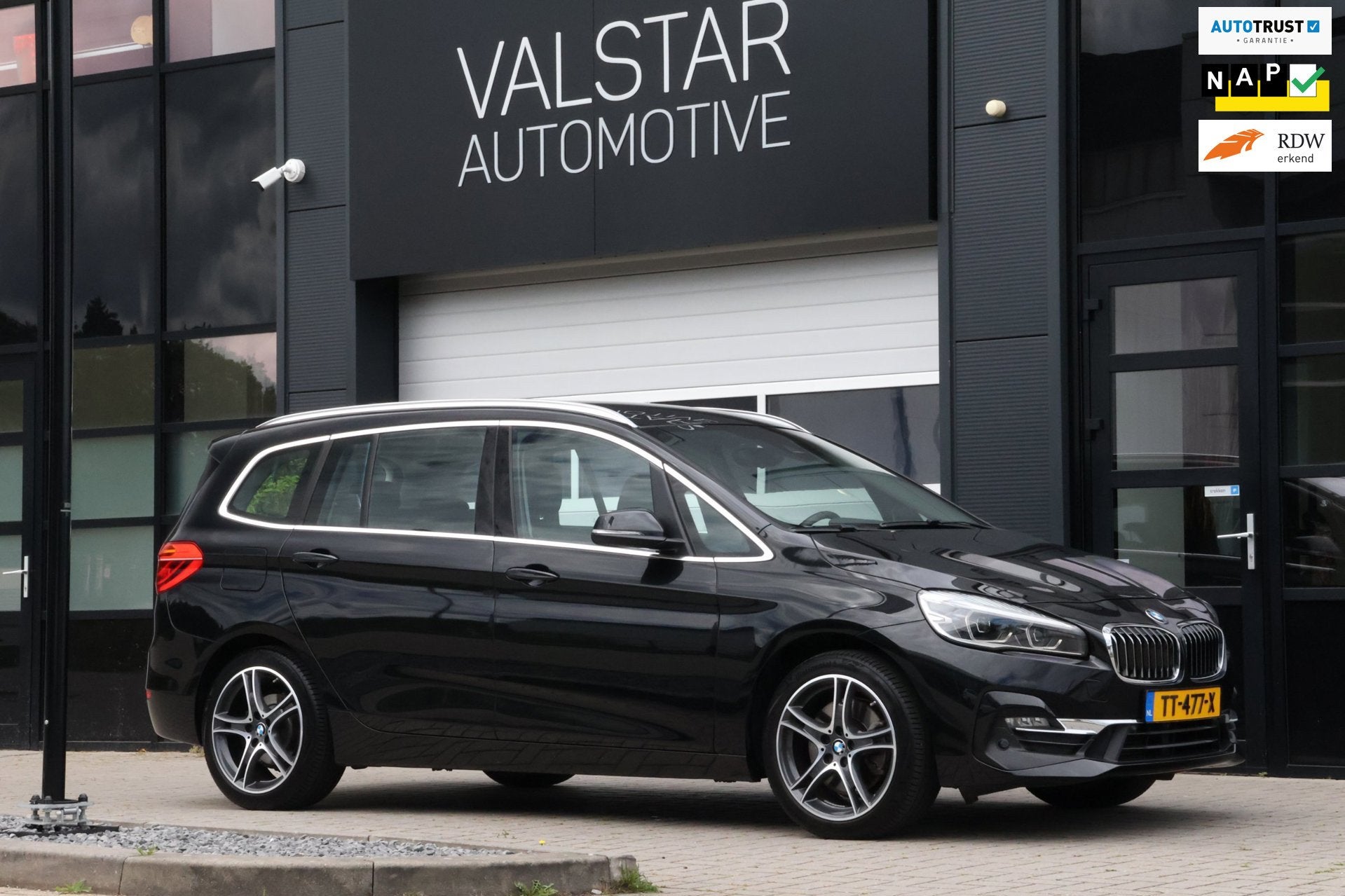 BMW 2-serie Gran Tourer 220i High Executive | LED | TREKHAAK, Auto's, Gebruikt, 2-Serie Gran Tourer, Zwart, Bedrijf