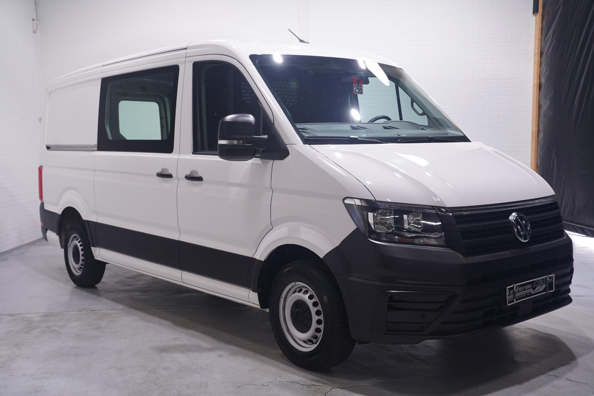 Volkswagen Crafter 2.0 TDI 140 pk L3H2 Lang / Laag Airco, Na, Stof, 4 cilinders, Volkswagen, 3000 kg