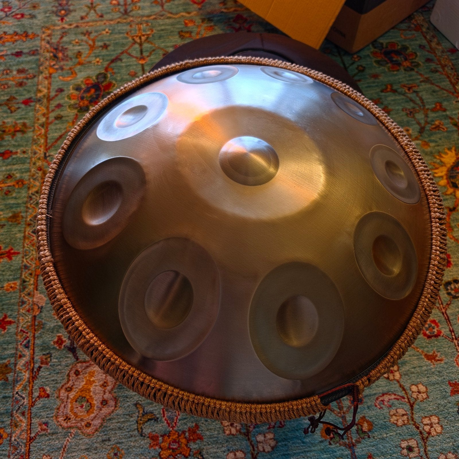 Handpan 22 inch - 10 tonen - D mineur - Goudkleurig, Muziek en Instrumenten, Ophalen, Nieuw, Melodische percussie