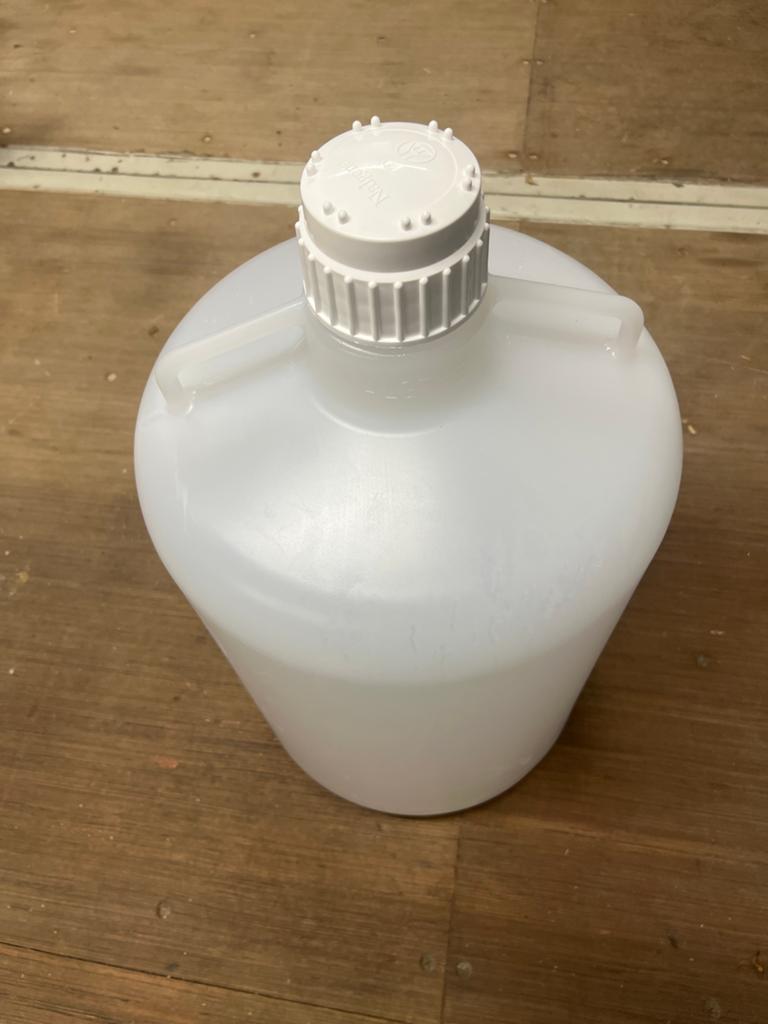 Witte kunststof jerrycan ton - 50 liter, Ophalen, Gebruikt