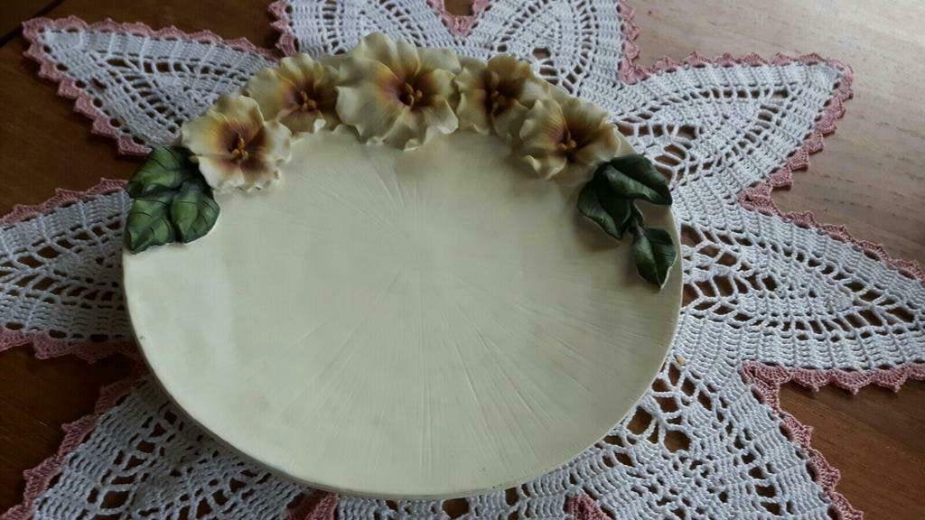 Bord met decoratie, Ophalen of Verzenden, Steen/keramiek, Geel, Landelijk