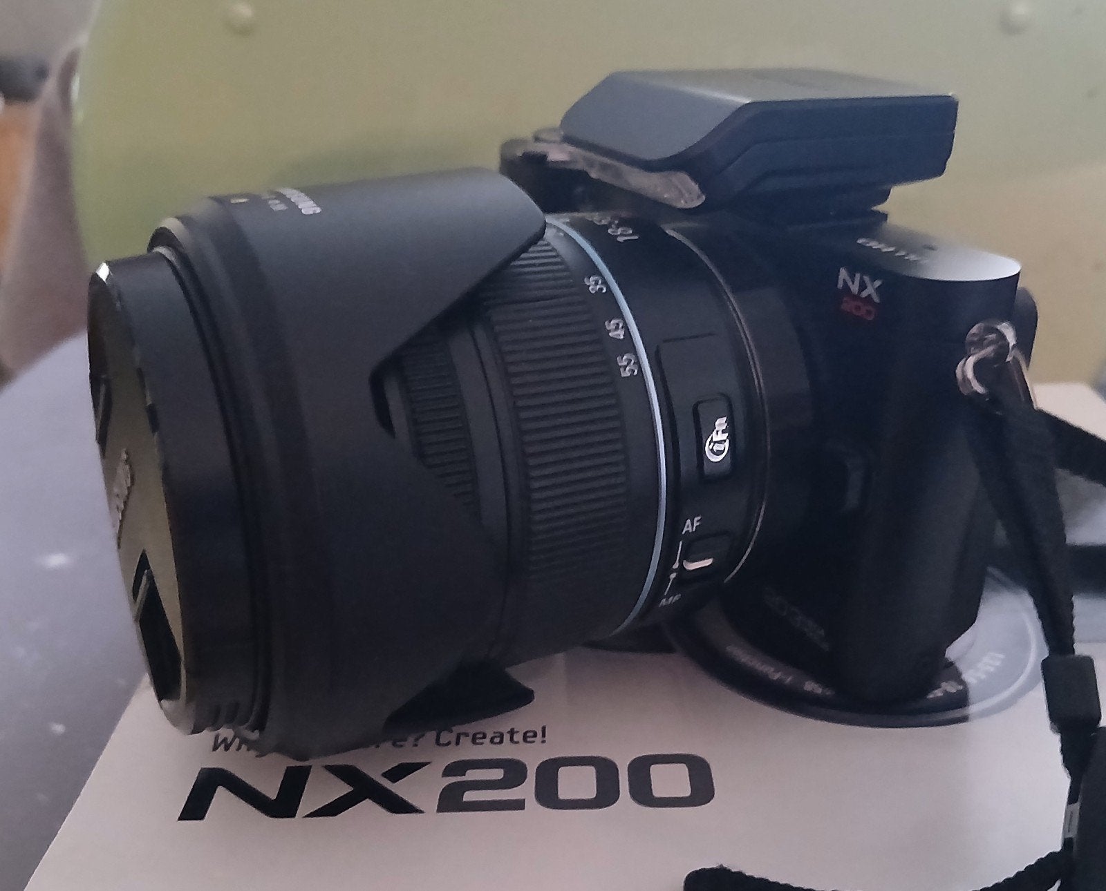 Samsung NX200 Systeemcamera, Accu, Ophalen of Verzenden, Zo goed als nieuw, Samsung