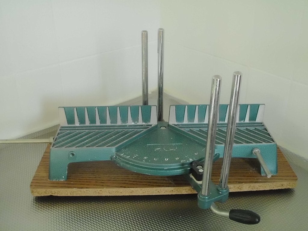 GS zaagtafel of verstekbak tuv S94073 geen zaag, mech. goed, Ophalen, Gebruikt