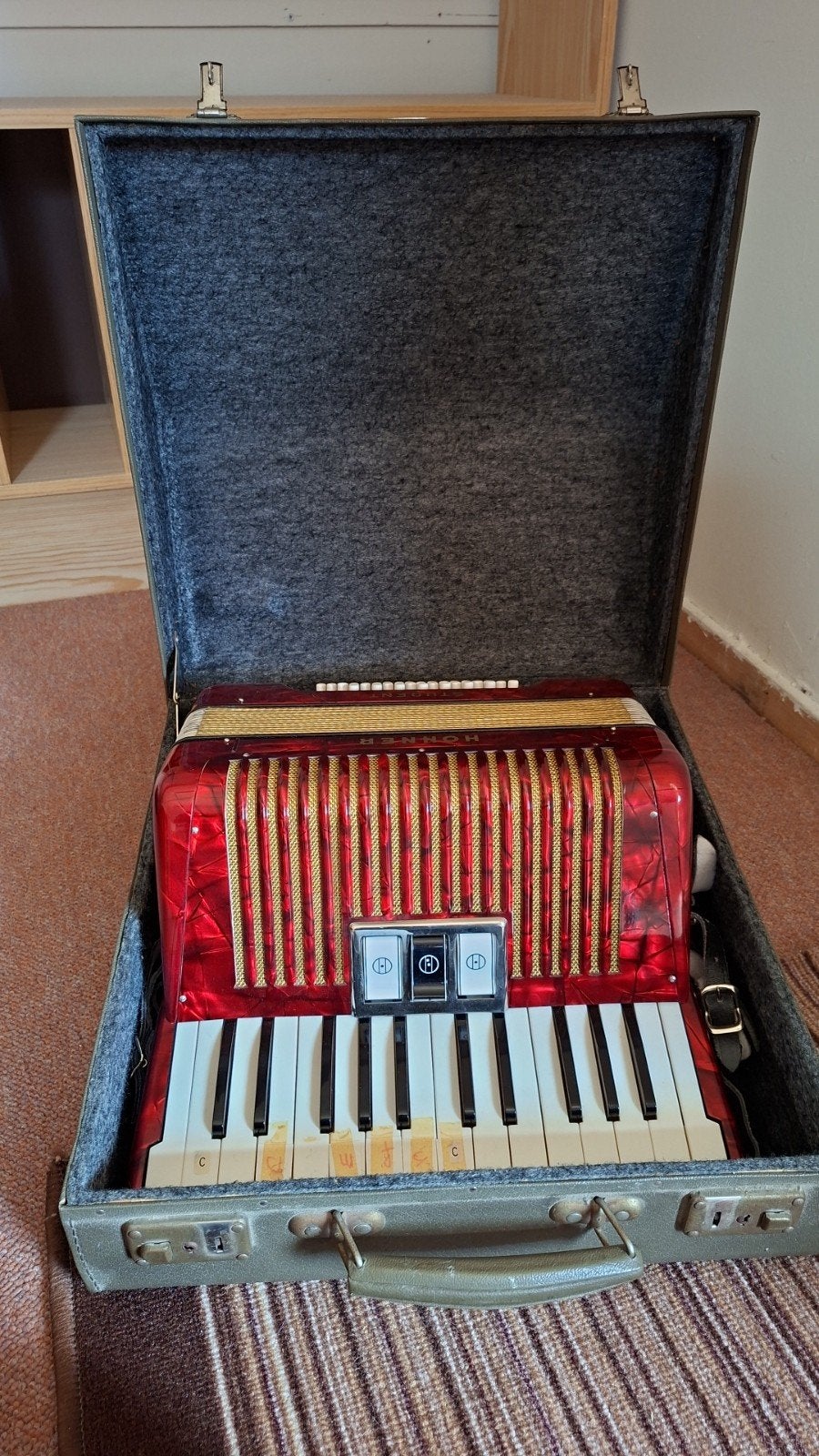 Vintage Hohner Student Piano-accordeon - Rood, Gebruikt, Overige formaten, Met koffer, Hohner