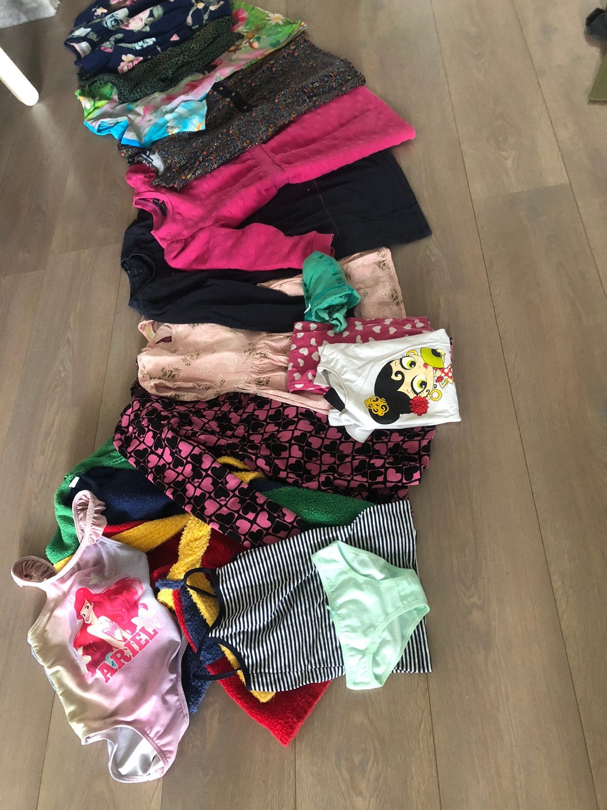 Heel veel kleding voor meisje maat 104-116, Ophalen, Zo goed als nieuw