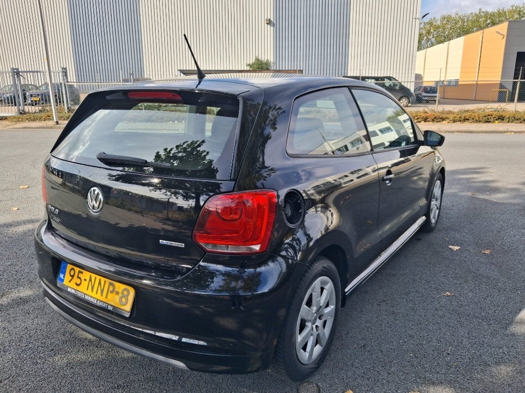 Foto 6 van Volkswagen Polo 1.2 TDI 75PK 5D Bluemotion 2010 Zwart