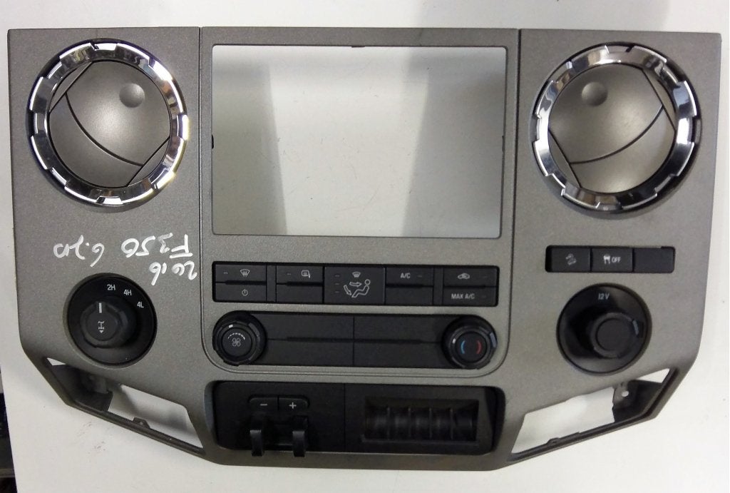 Ford F350 dashboard center paneel 2013-2016, Gebruikt, Ford motor company, Ford USA, P.O. Box 6248, Dearborn, MI 48126