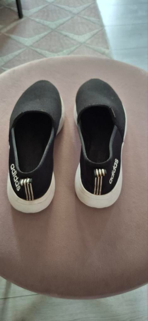 Adidas instappers,unisex?, Ophalen of Verzenden, Zo goed als nieuw, Zwart, Instappers