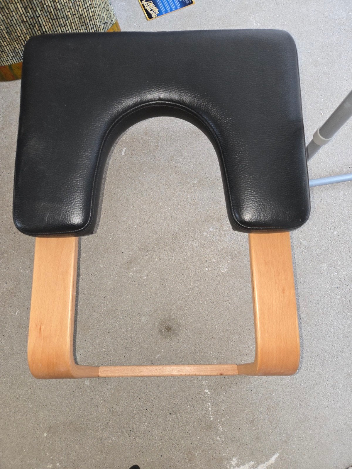 FeetUp Trainer Yoga Krukje - Zwart/Hout, Ophalen, Yoga, Modern, Functioneel, Zwart, Zo goed als nieuw