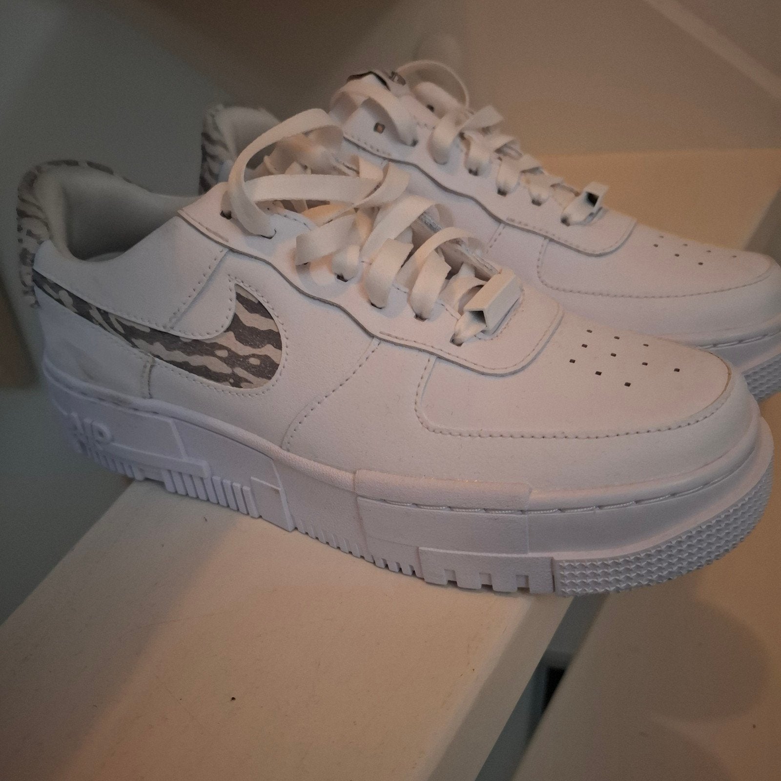 Nike  air force zebra 1 pixel, Ophalen of Verzenden, Nieuw, Sneakers of Gympen