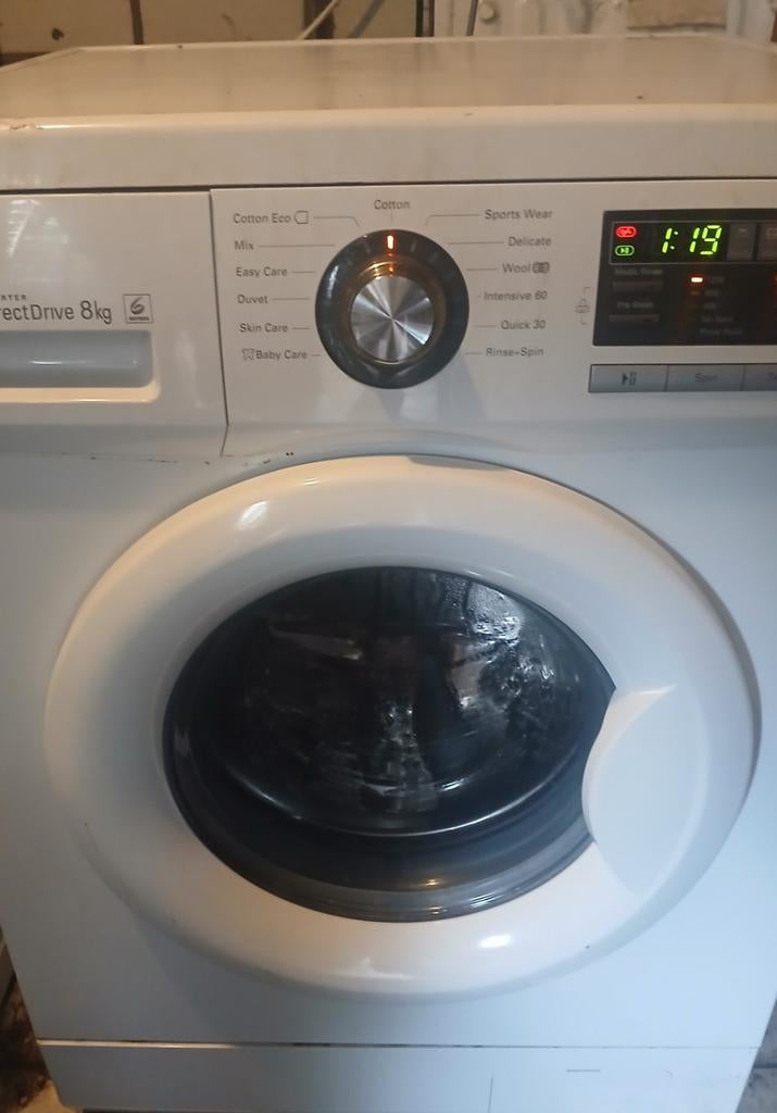 LG Wasmachine 8 kg - Werkt perfect, Witgoed en Apparatuur, Was-droogcombinaties, 8 tot 10 kg, Ophalen of Verzenden, Gebruikt
