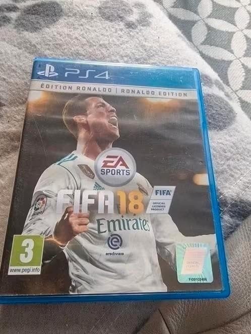 FIFA 18 Ronaldo Edition PS4 - Zo goed als nieuw, Ophalen of Verzenden, Zo goed als nieuw, Eén computer, Sport