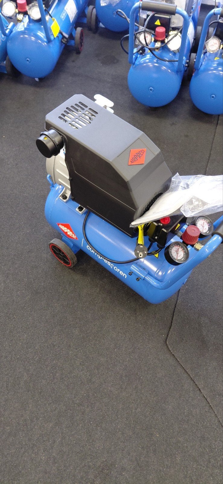 Airpress HL 260-25 Compressor - Nieuwstaat