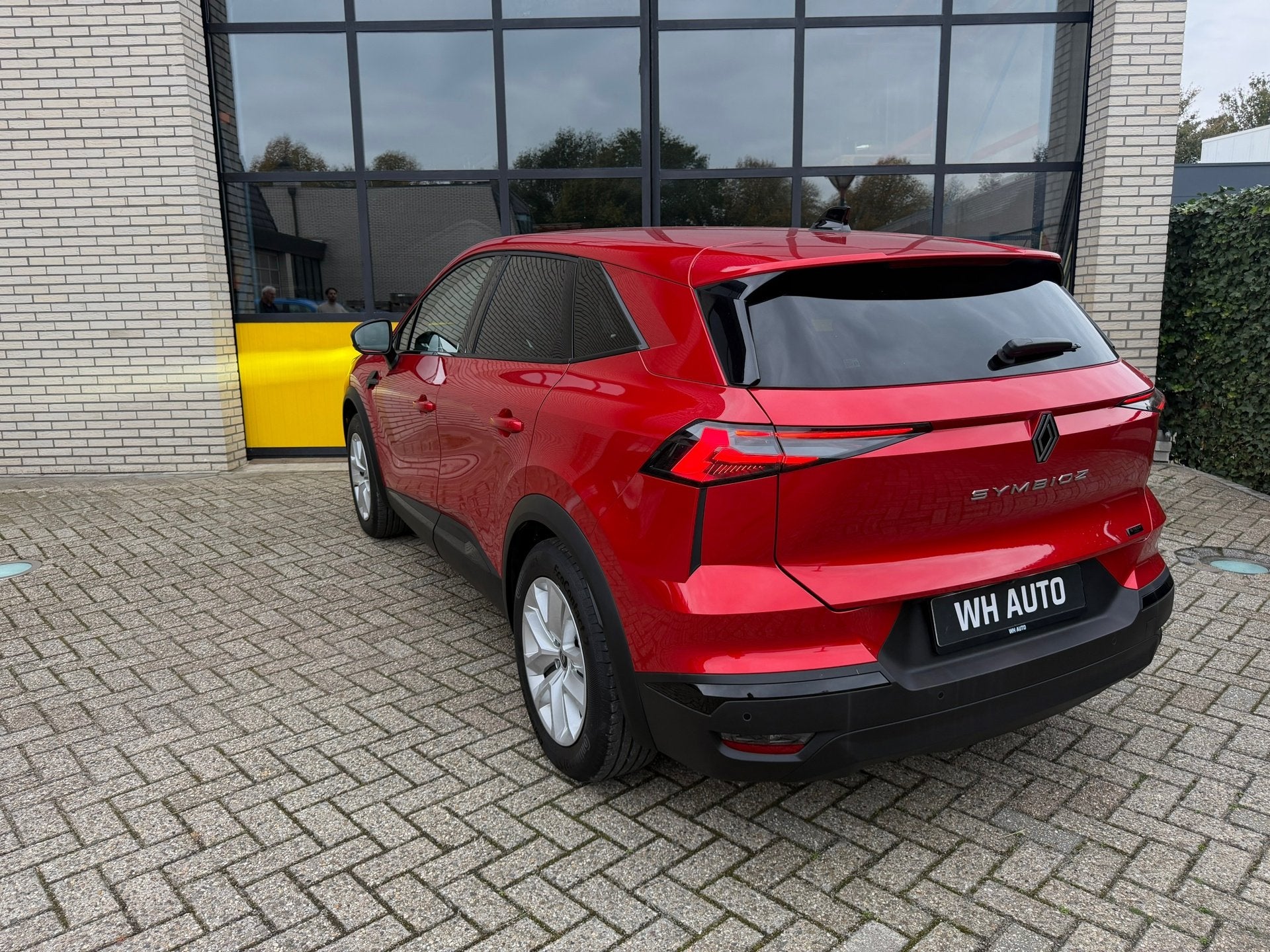 Renault Symbioz 1.8 E-Tech full hybrid Camera, Stoelverwarmi, Auto's, Dealer onderhouden, Stof, Gebruikt, Zwart