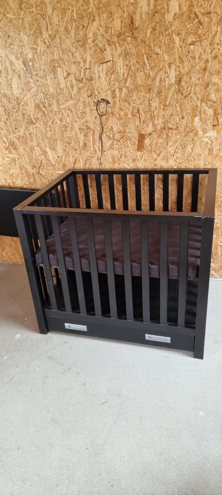 Zwarte houten box met lade en tweezijdig boxkleed, Kinderen en Baby's, Ophalen, Gebruikt, Vierkant, Boxkleed