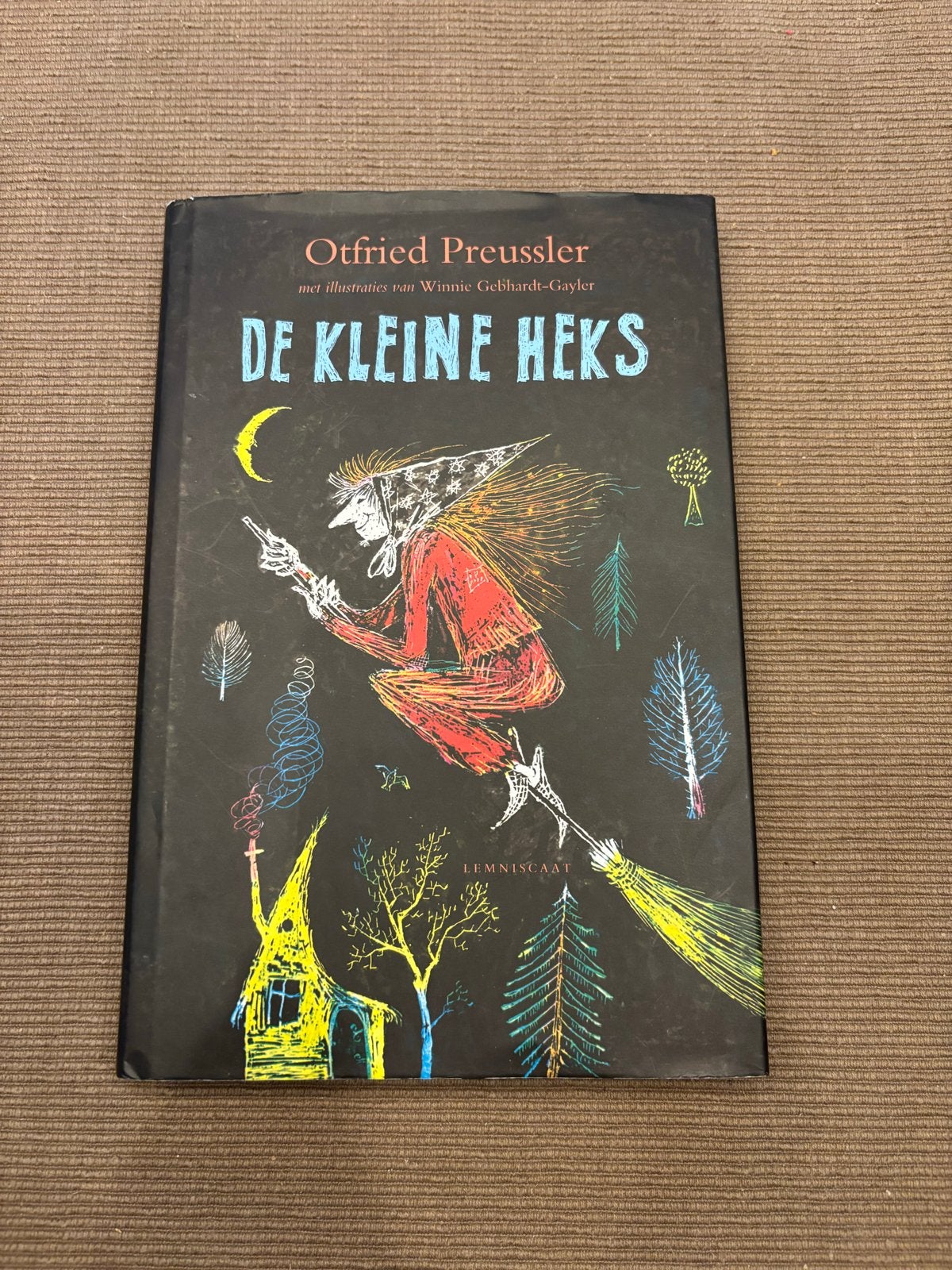 De Kleine Heks - Otfrid Preussler (Sprookjesboek), Boeken, Ophalen of Verzenden, Gelezen, Otfrid Preussler, Sprookjes