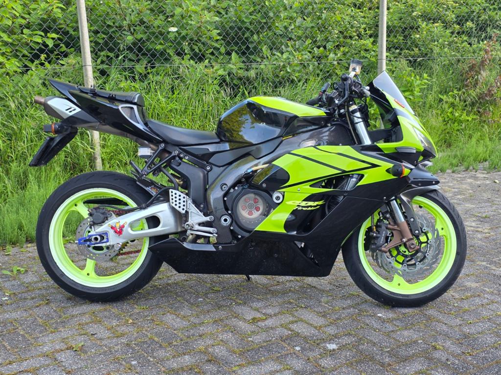 Honda Cbr 1000rr sc57, Handvatverwarming, 4 cilinders, Motorrijbewijs A, Gebruikt