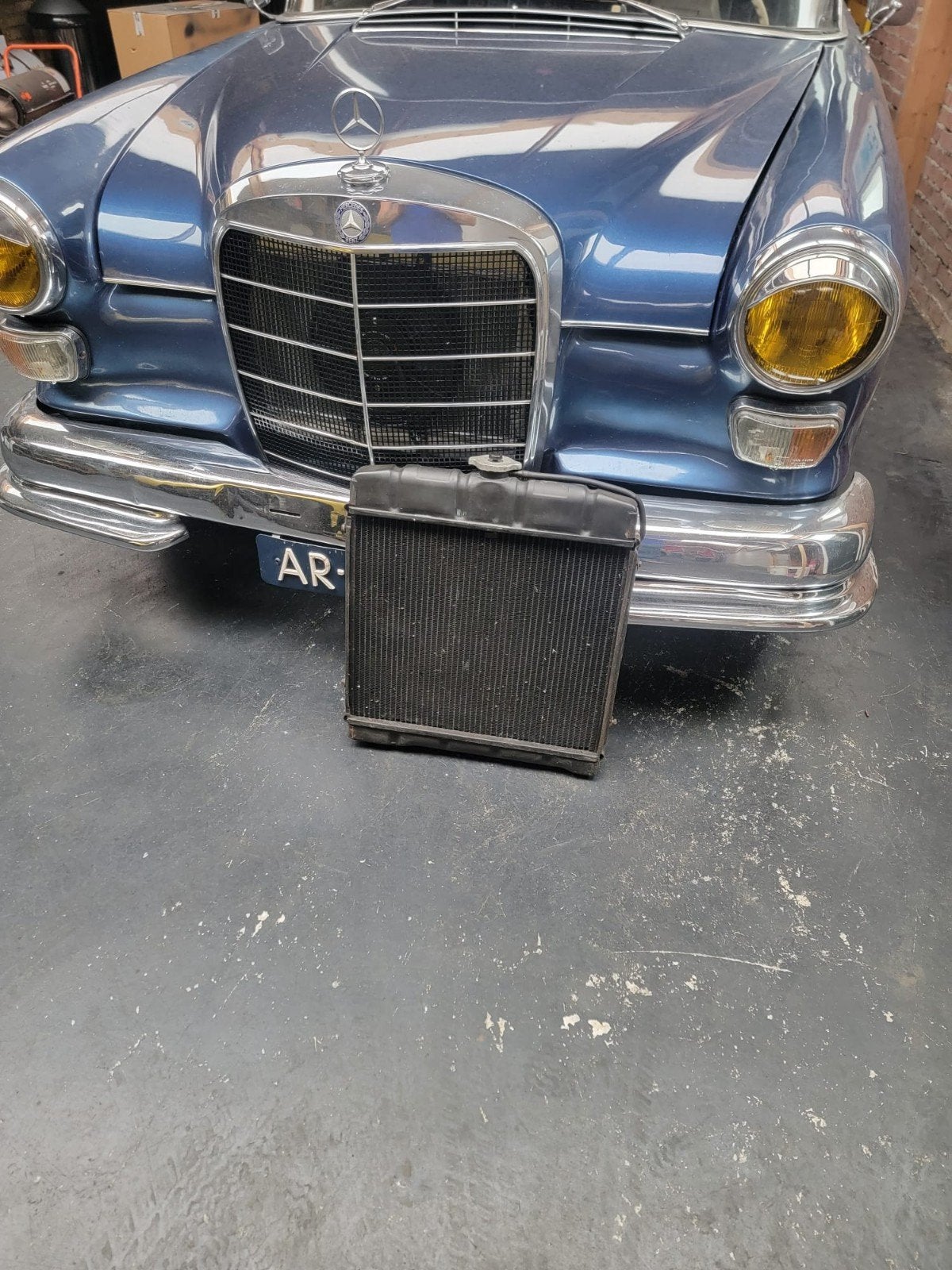 Mercedes Benz W110 originele radiateur 200d behr, Auto-onderdelen, Ophalen of Verzenden, Nieuw