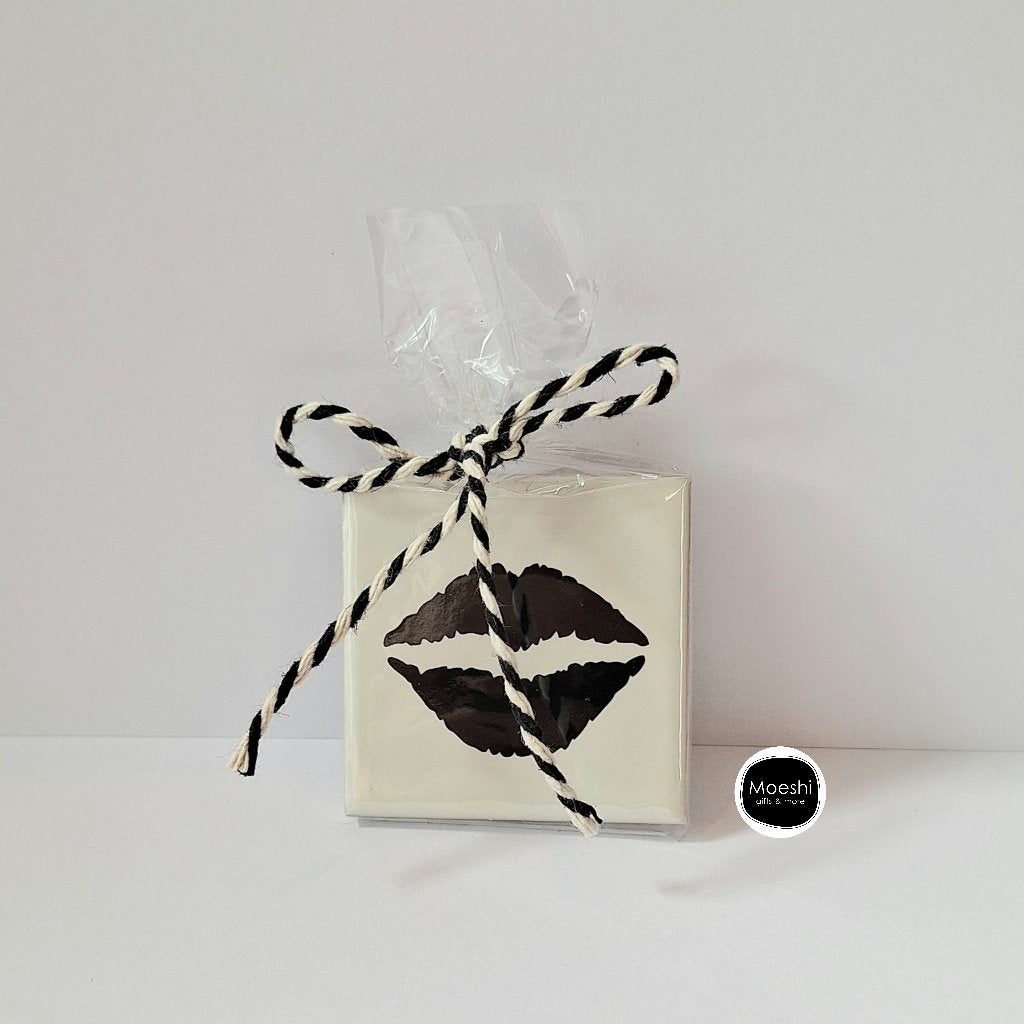 Kus – Handgemaakte tegel | 5x5 cm | Cadeautje, Steen/keramiek, Ophalen of Verzenden, Wit, Nieuw