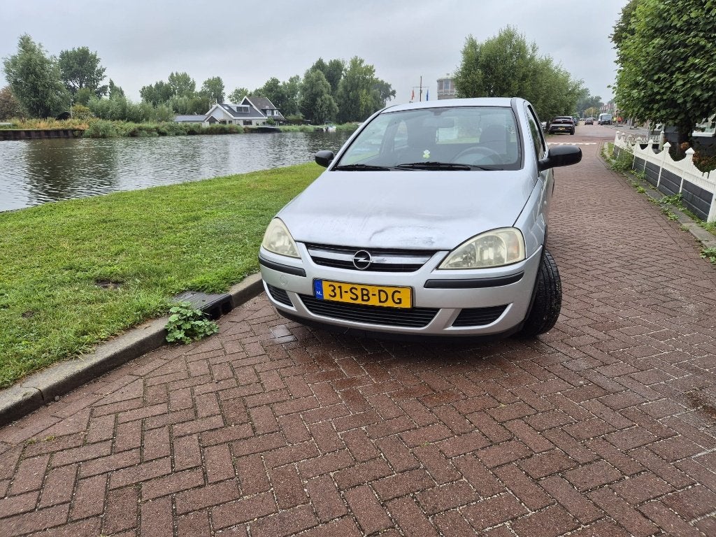 Opel Corsa 1.2 16V Twinport 3D 2005 Grijs, Voorwielaandrijving, 450 kg, 31 €/maand, 4 cilinders