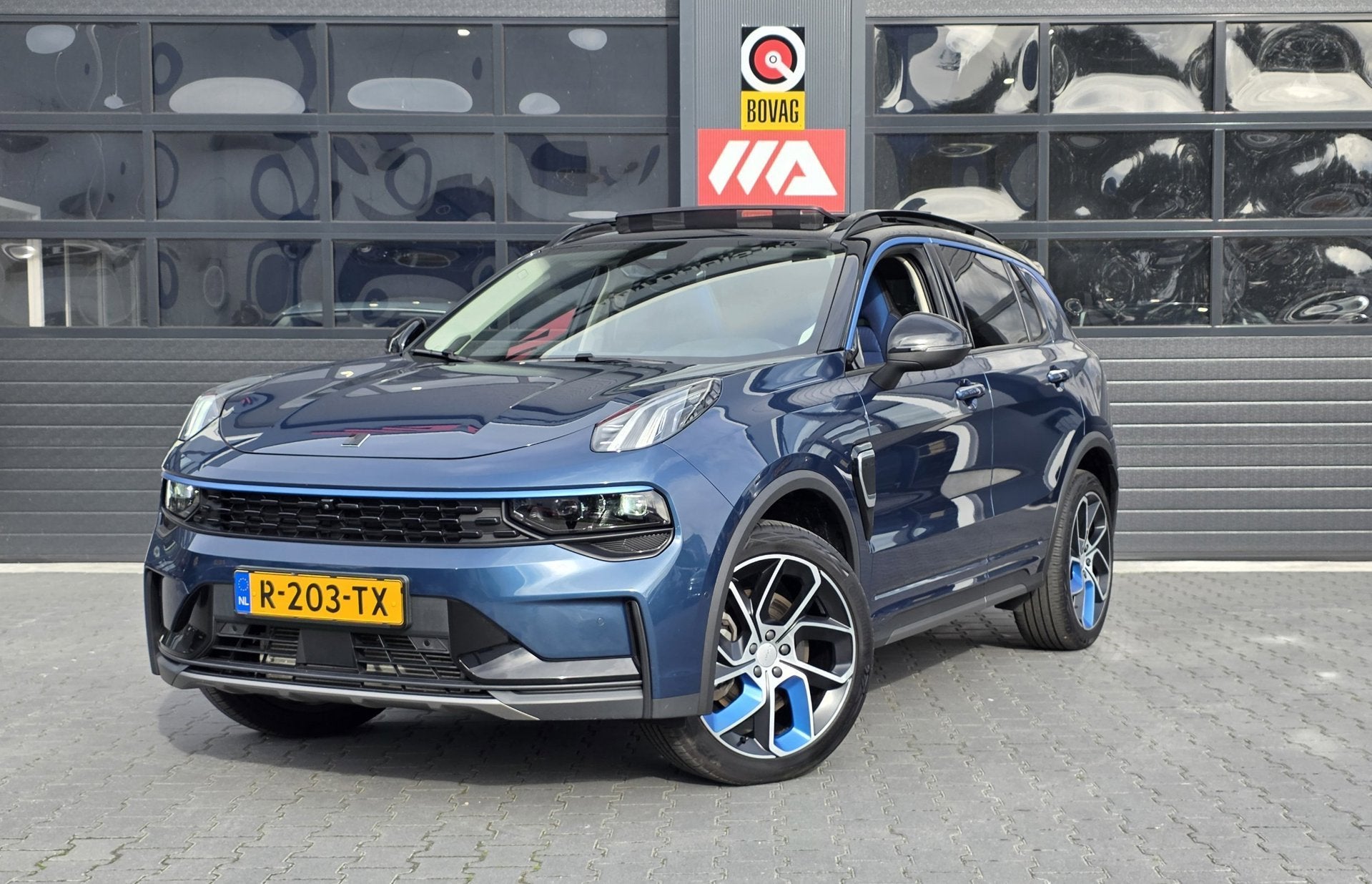 Lynk & Co 01 1.5 | PANO | 360 CAMERA | CARPLAY | FULL OPTION, Auto's, Dealer onderhouden, Stof, Blauw, 120 €/maand