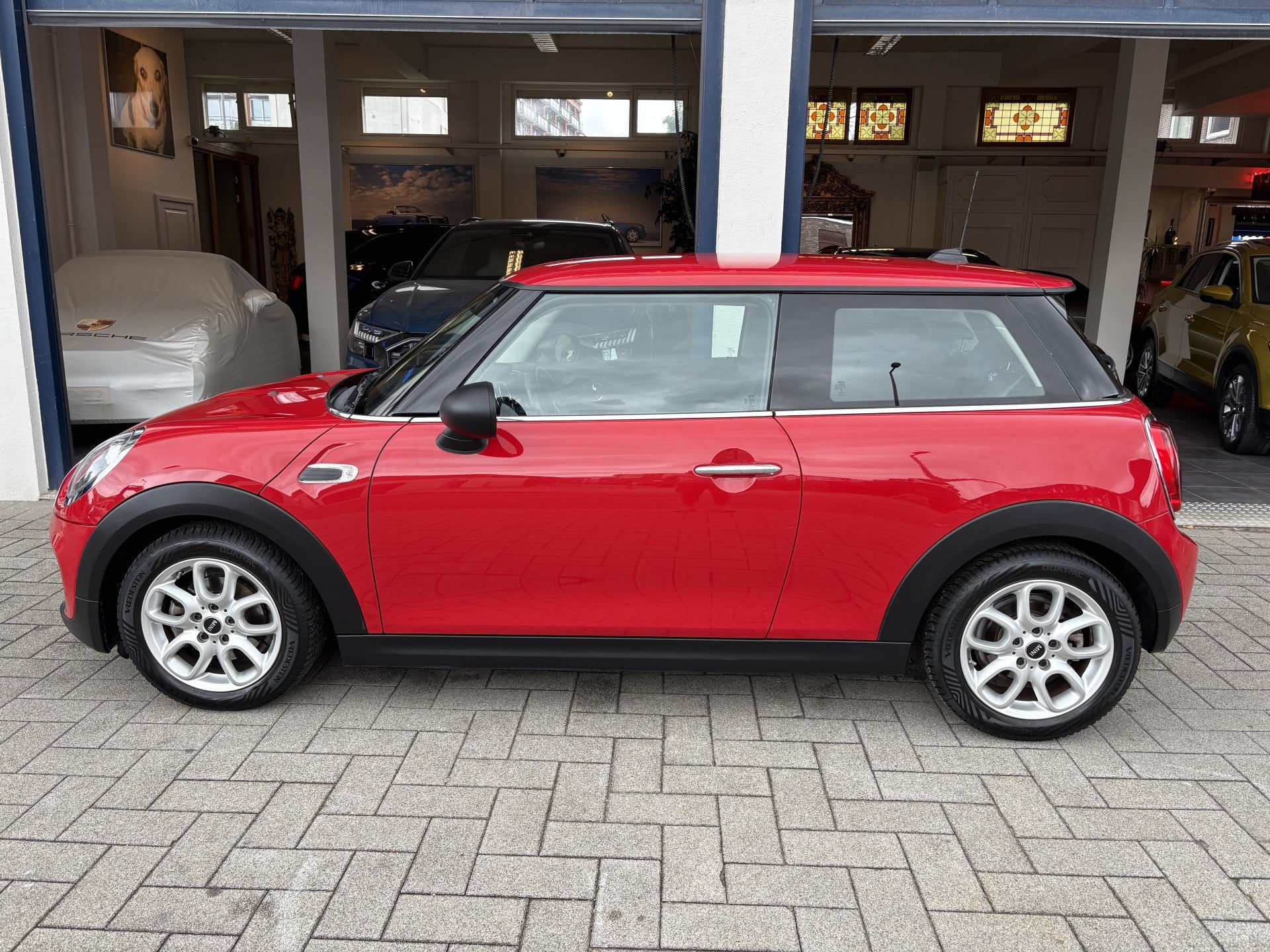 MINI 3-deurs 1.5 One First NL AUTO/DEALER ONDERHOUDEN, Auto's, Voorwielaandrijving, Gebruikt, Euro 6, Start-stop-systeem